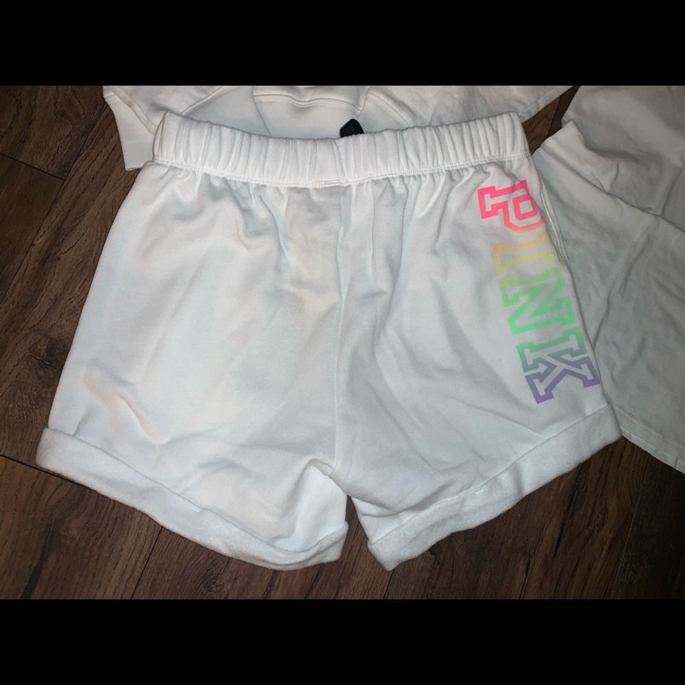 ❌SOLD❌NEW VS PINK size XS Rainbow Logo Shorts&Crew - Picture 2 of 6